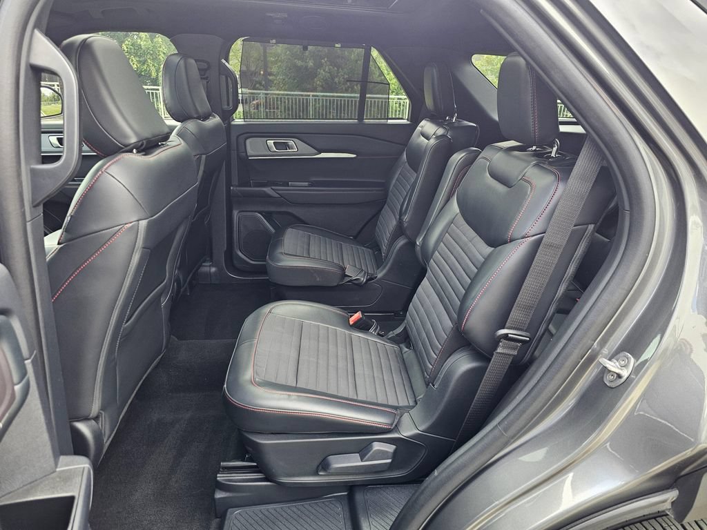 Used 2025 Ford Explorer ST-Line w/ Premium Package AWD/4WD image 17