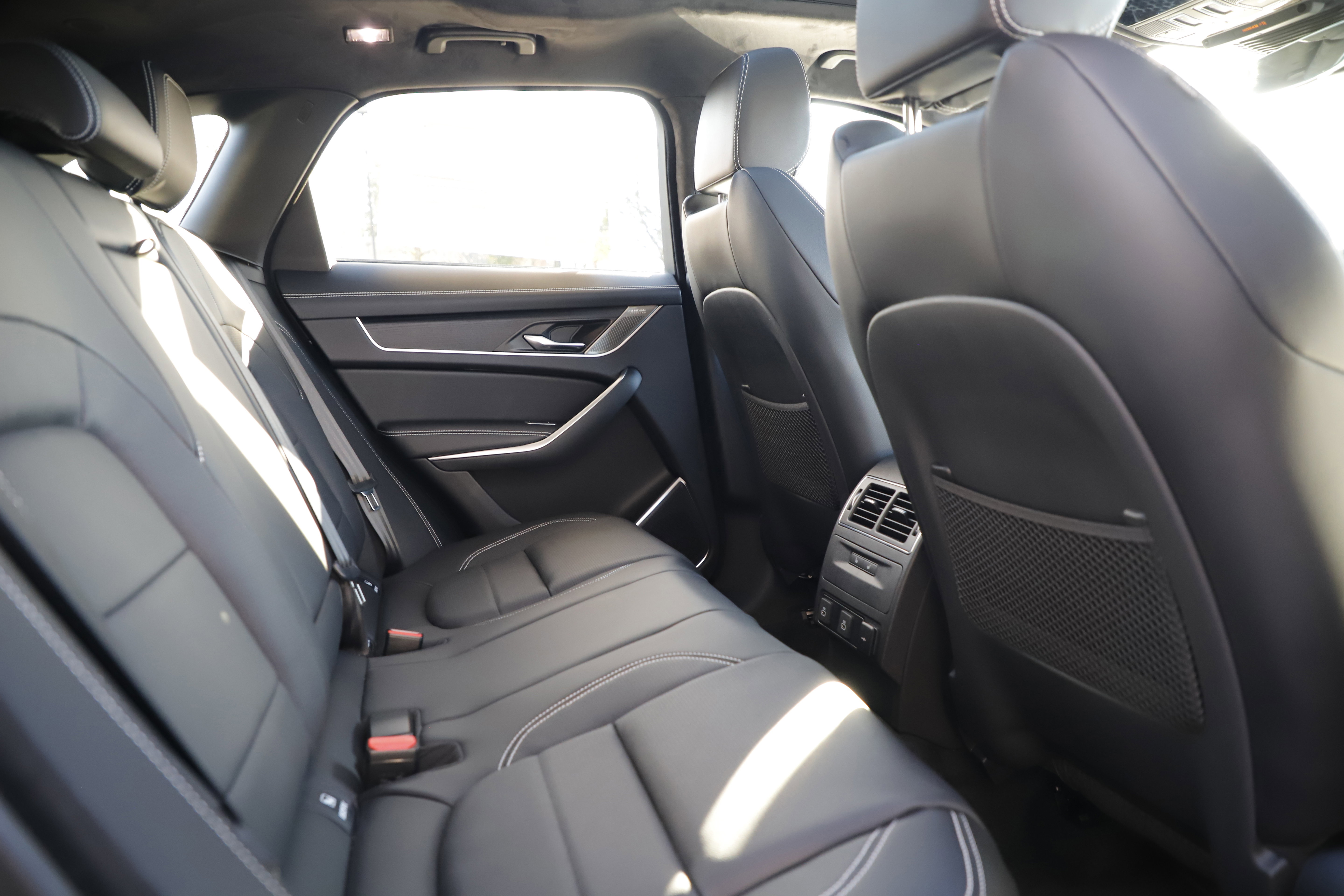 New 2026 Jaguar F-PACE R-Dynamic S AWD/4WD image 10