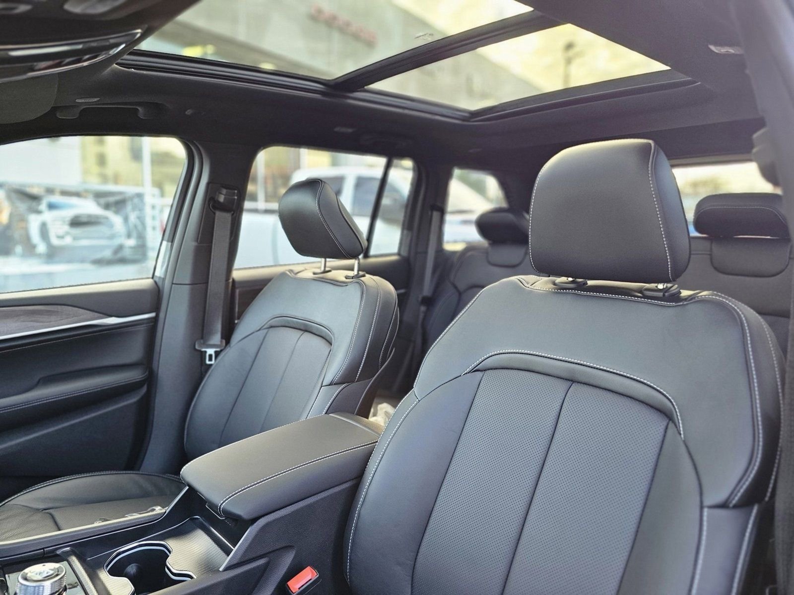 New 2026 Jeep Grand Cherokee Limited Reserve image 26