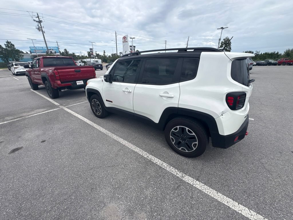 Used 2017 Jeep Renegade Trailhawk AWD/4WD image 23