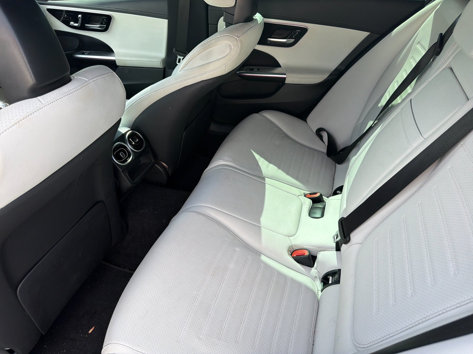 Used 2023 Mercedes-Benz C 300 Sedan image 9