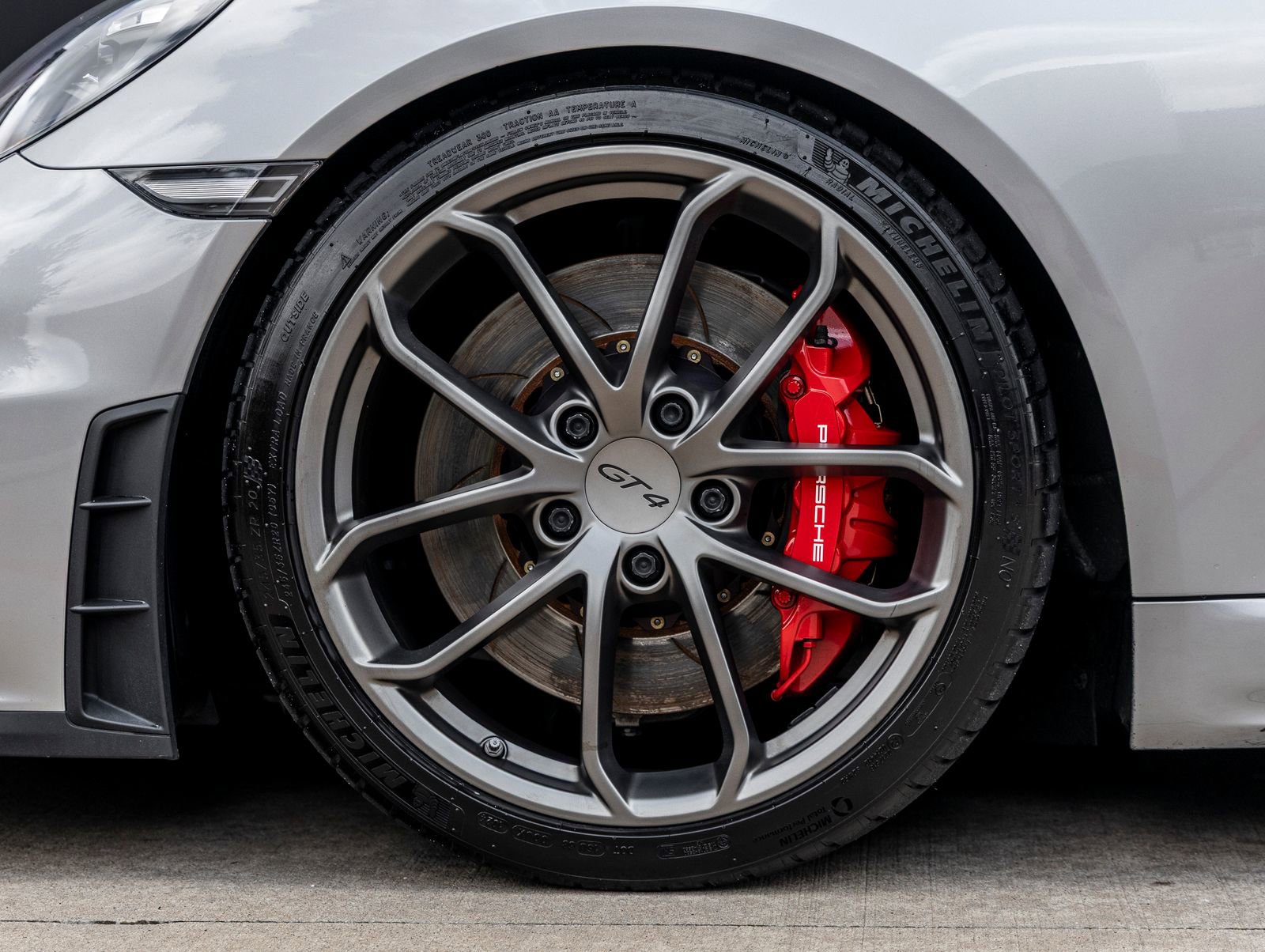Used 2020 Porsche 718 Cayman GT4 RWD image 18