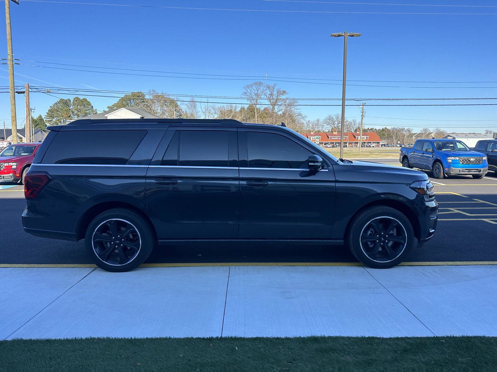 Used 2024 Ford Expedition Max Limited image 4