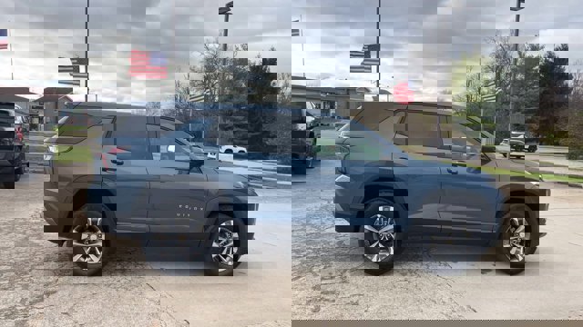 New 2026 Chevrolet Equinox LT w/ Convenience Package II image 9