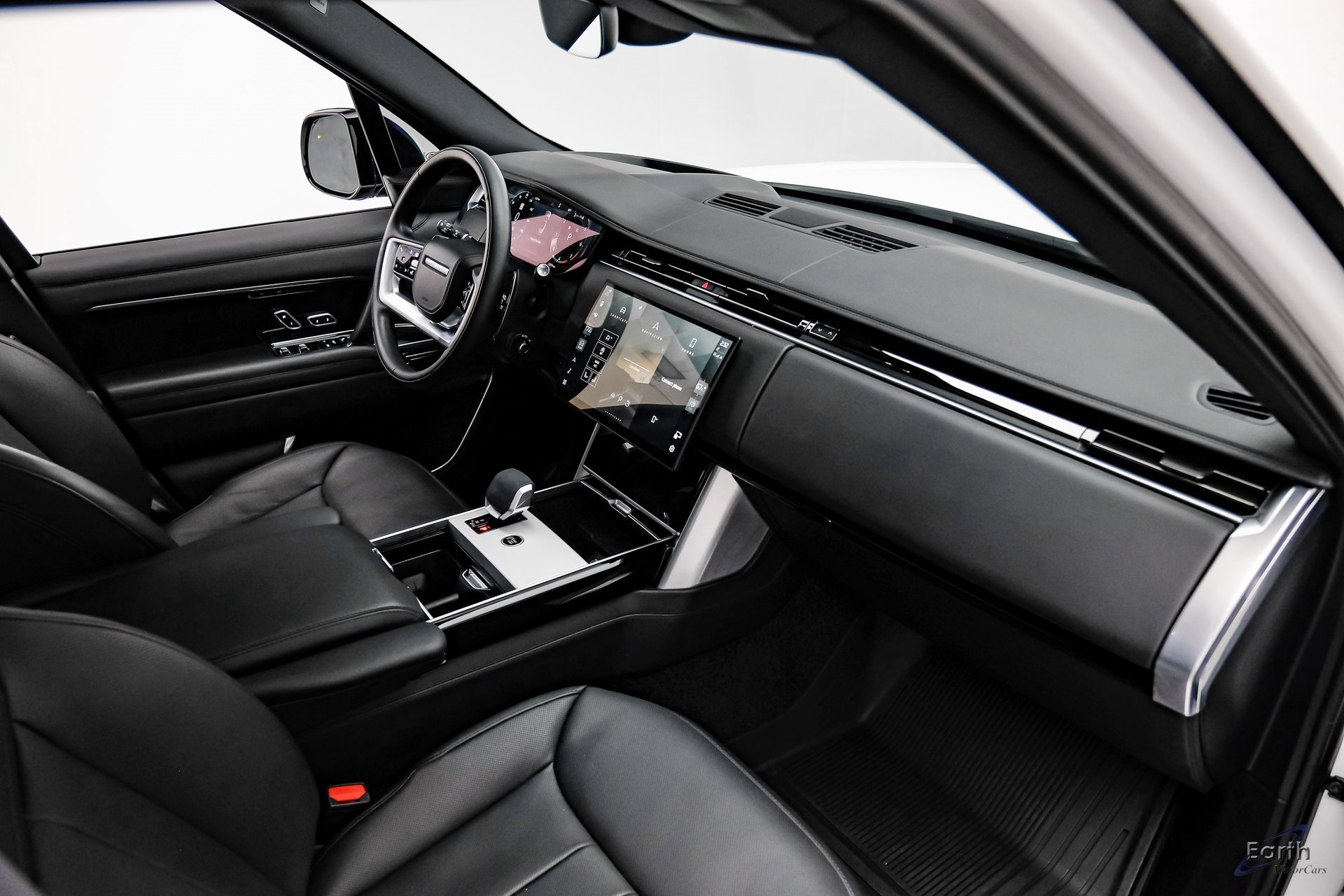 Used 2024 Land Rover Range Rover SE image 40