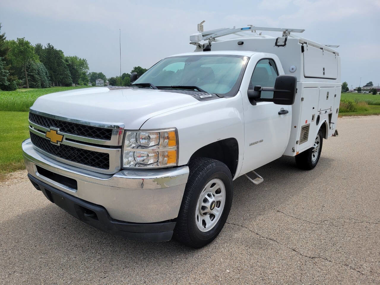 Used 2012 Chevrolet Silverado 3500 W/T image 3