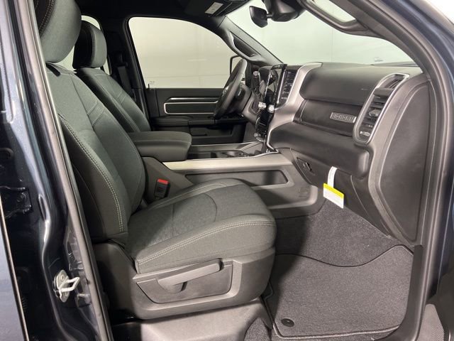 New 2026 RAM 2500 Big Horn AWD/4WD image 13