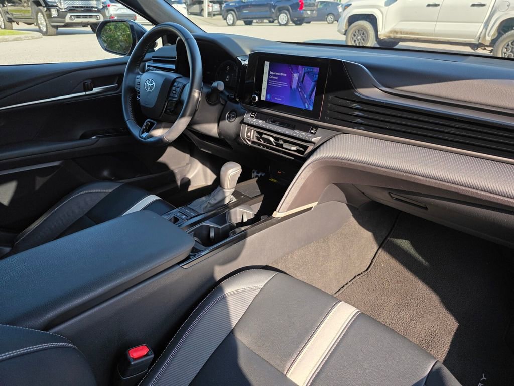 Used 2025 Toyota Camry SE w/ Convenience Package FWD image 13