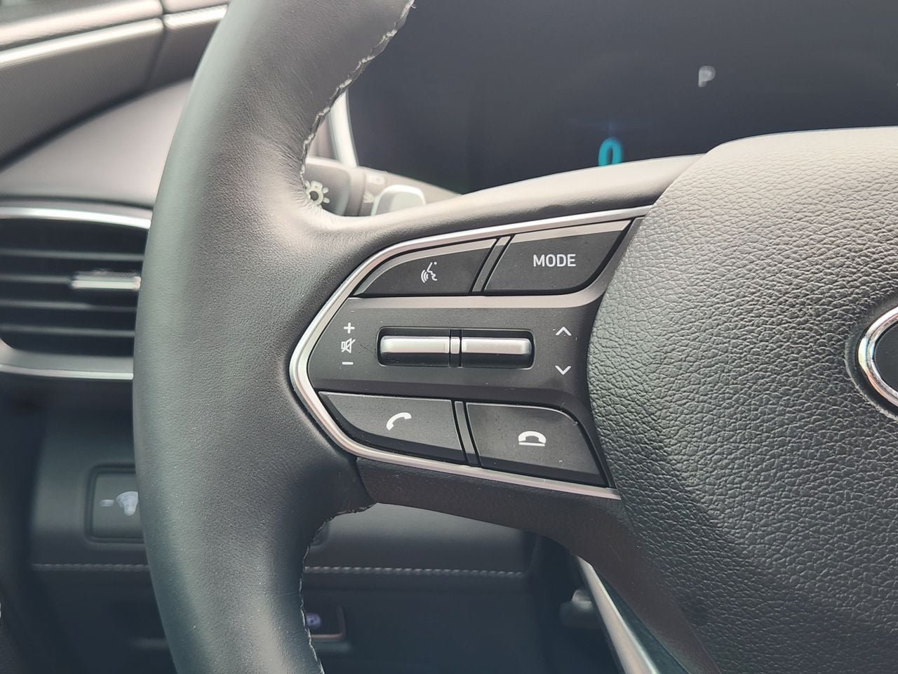 Certified 2023 Hyundai Santa Fe Limited AWD/4WD image 27