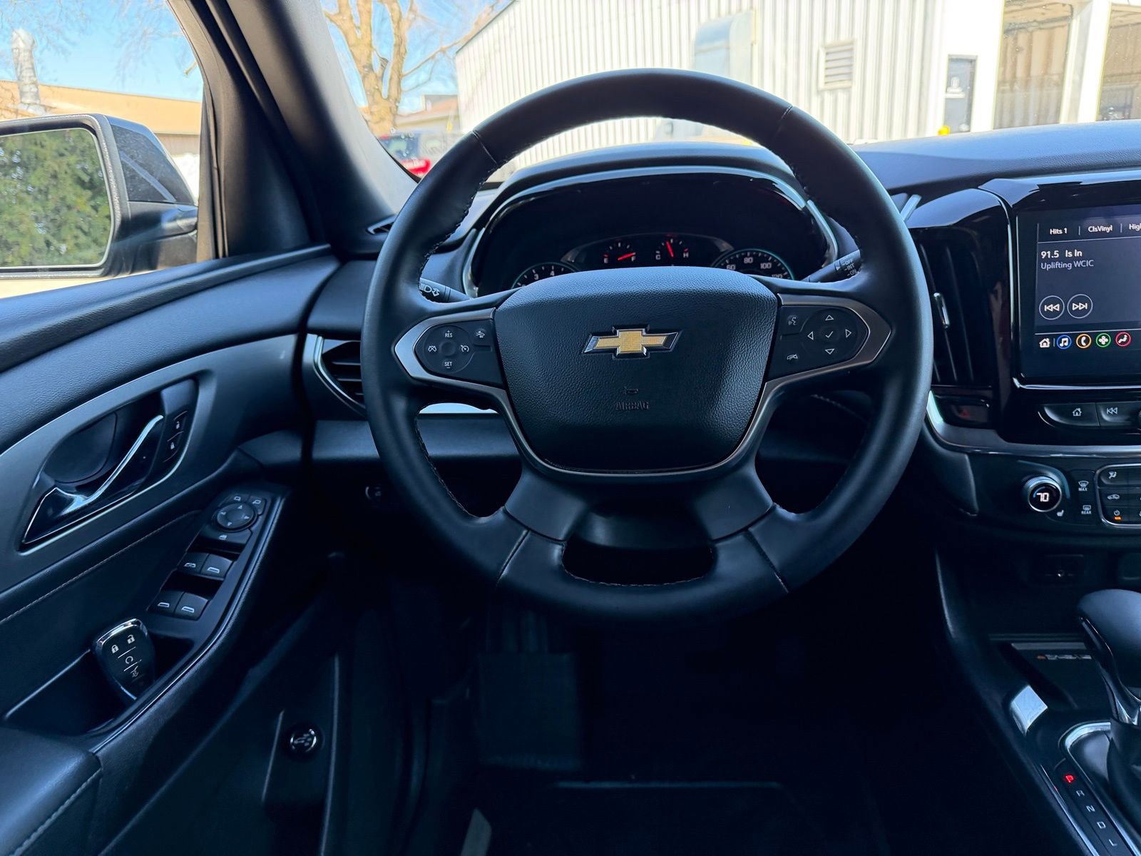 Used 2023 Chevrolet Traverse LT image 13