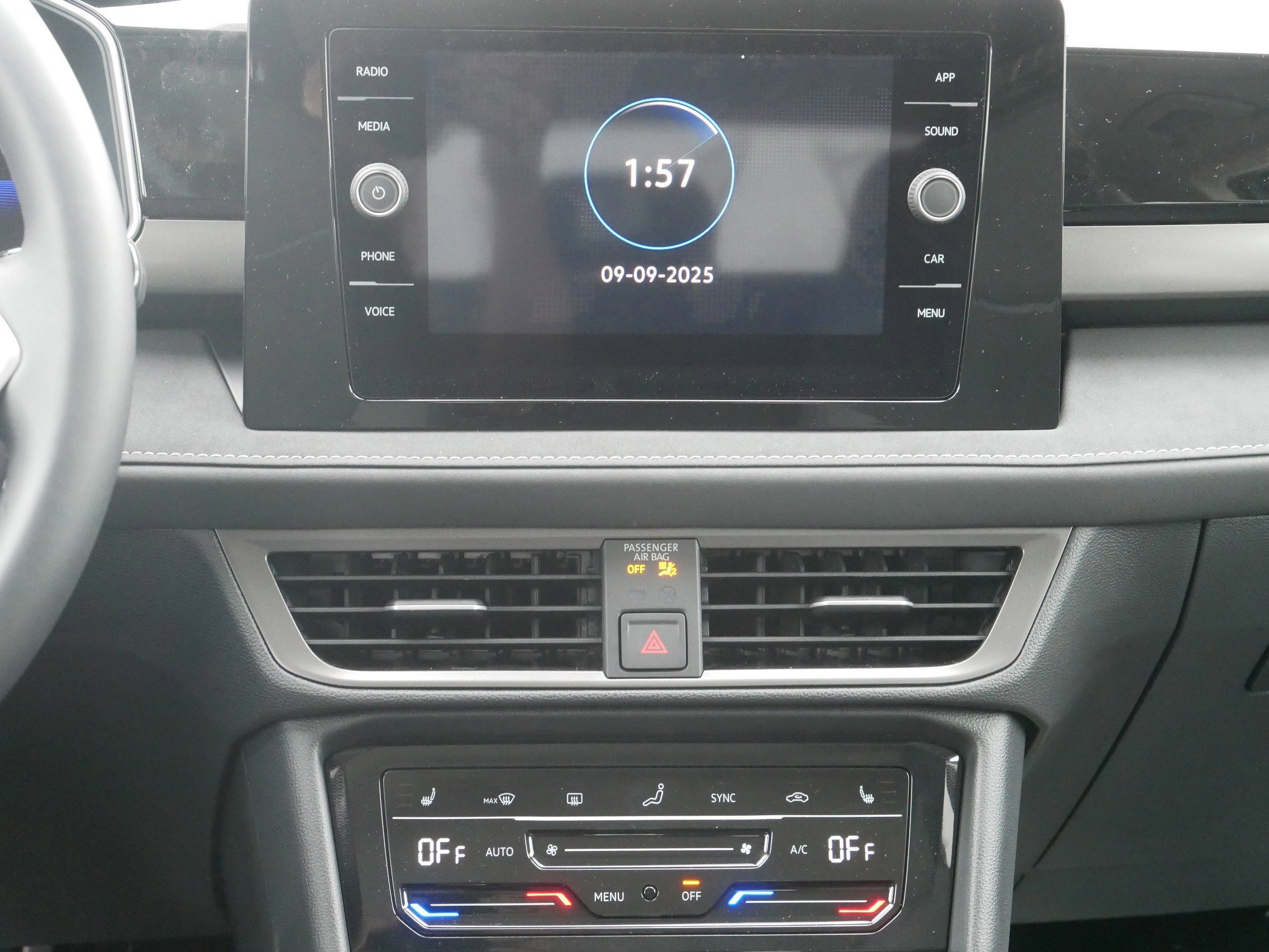 New 2025 Volkswagen Taos SE image 10