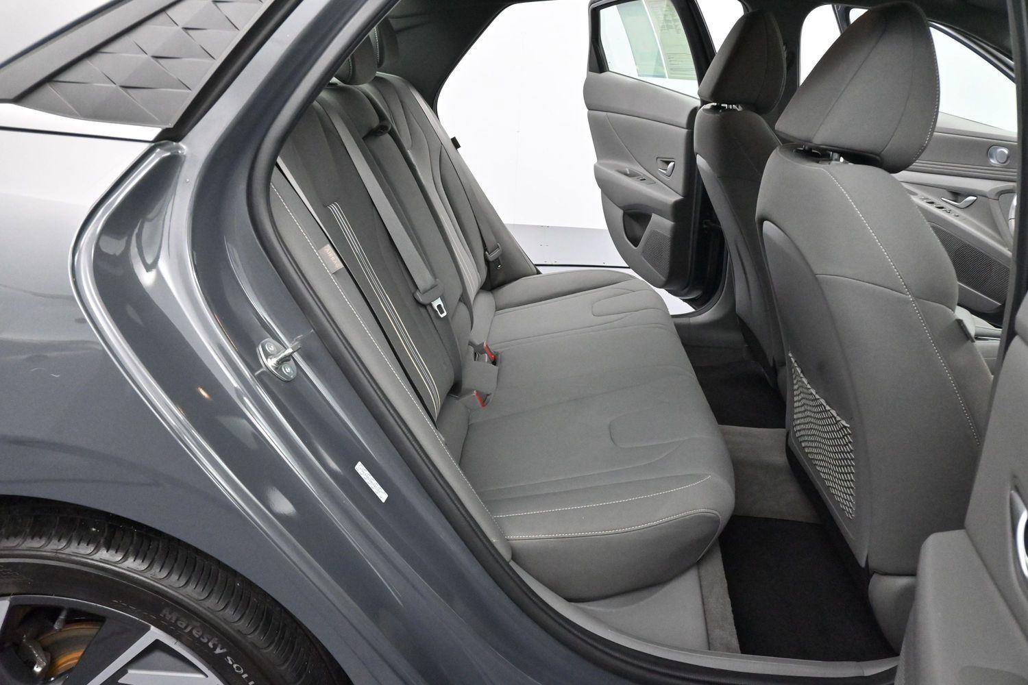 Used 2024 Hyundai Elantra SEL w/ Convenience Package FWD image 32