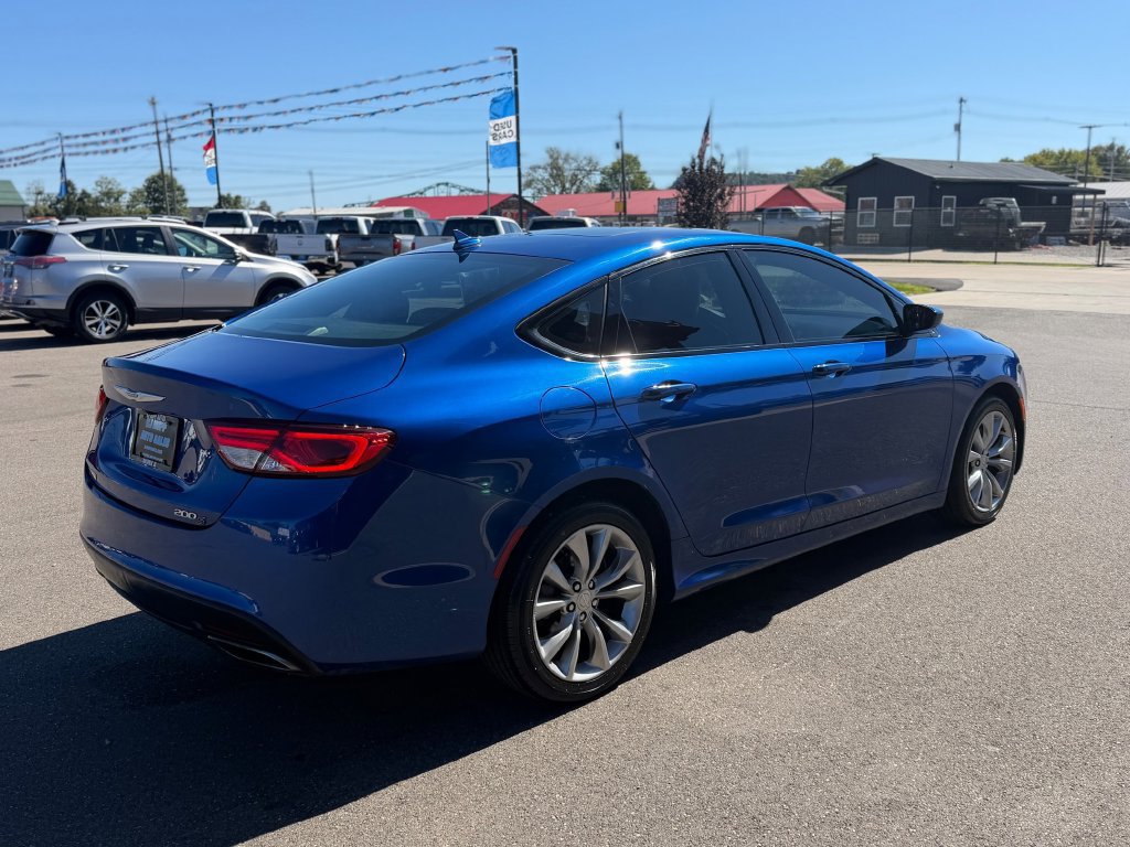 Used 2015 Chrysler 200 S w/ Navigation & Sound Group I FWD image 4