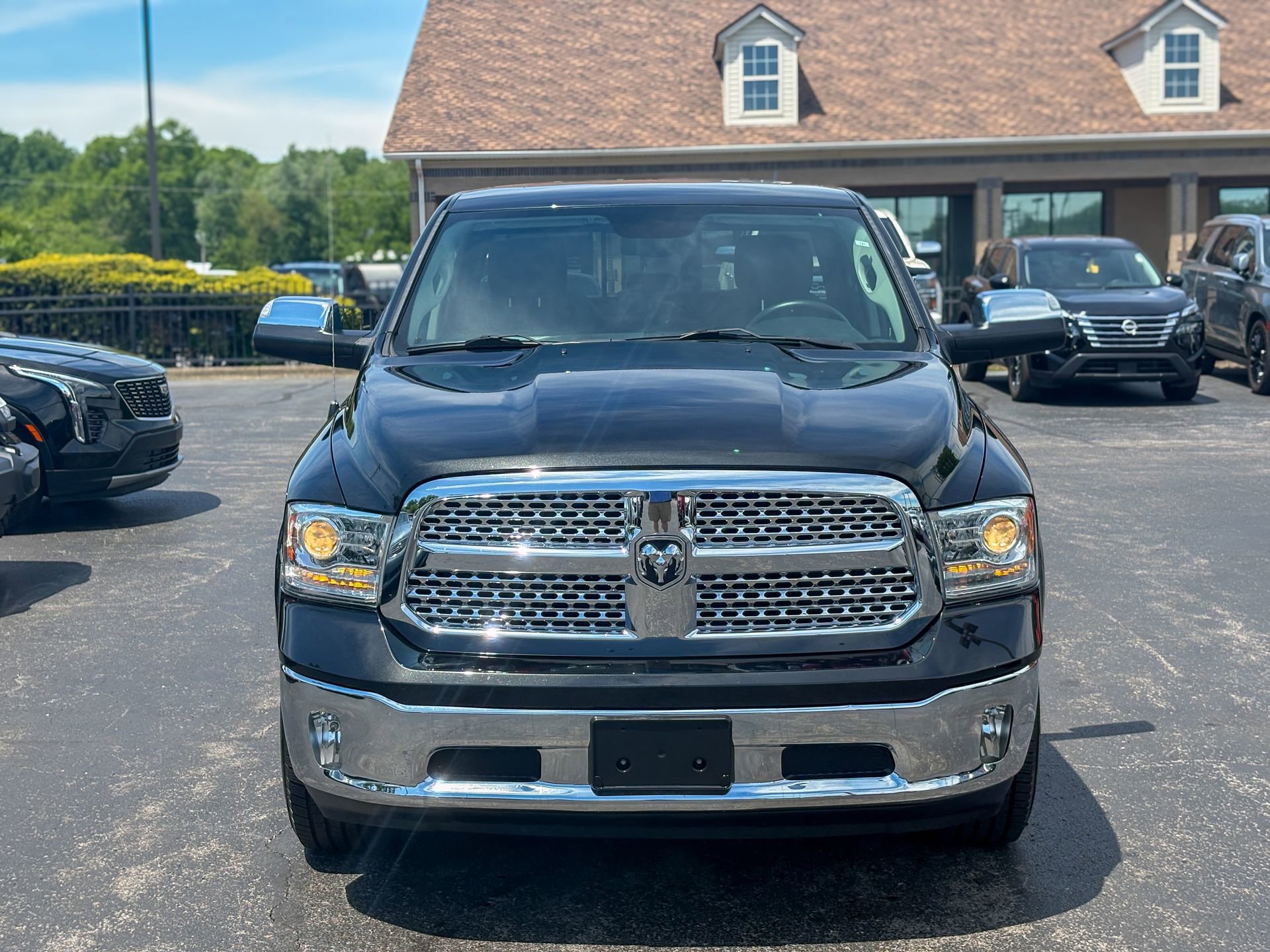 Used 2017 RAM 1500 Laramie w/ Convenience Group AWD/4WD image 5