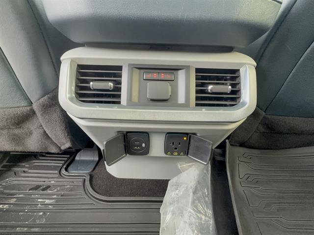 Used 2022 Ford F150 Limited image 26