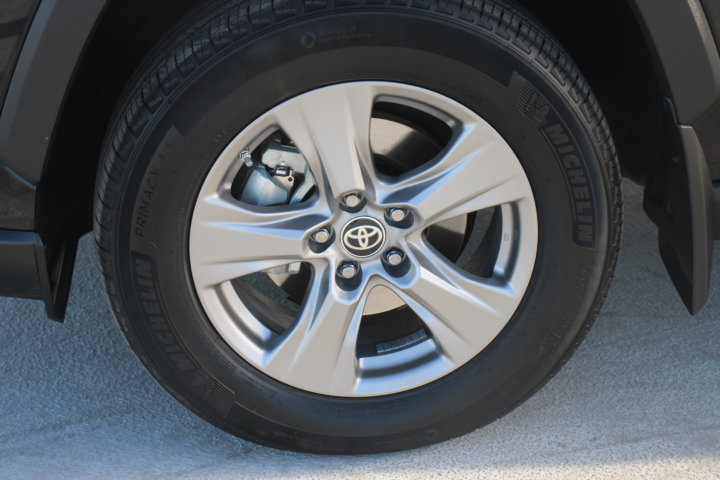 Certified 2023 Toyota RAV4 LE AWD/4WD image 9