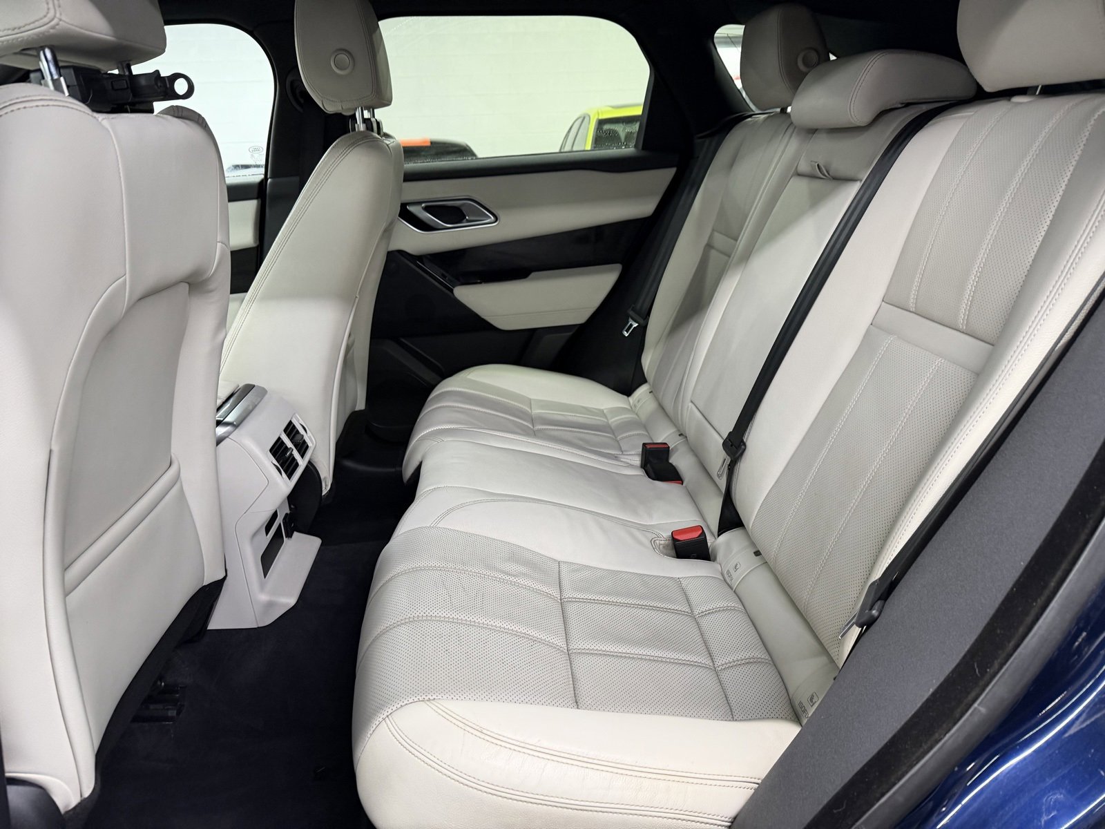 Used 2023 Land Rover Range Rover Velar R-Dynamic S image 20