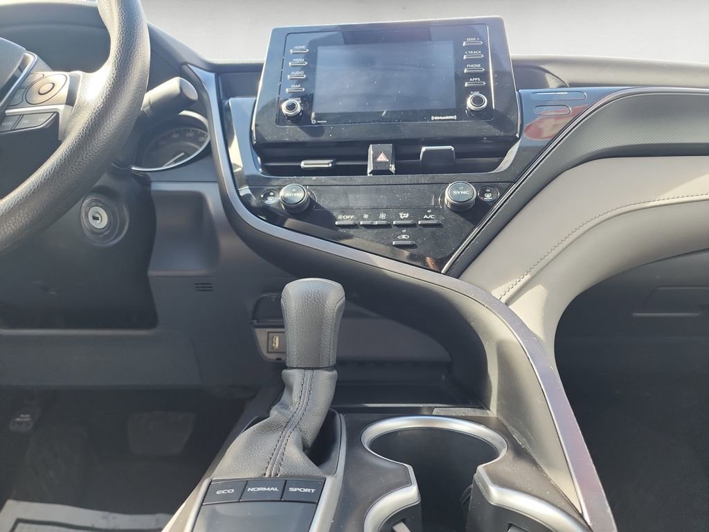 Used 2024 Toyota Camry LE FWD image 11
