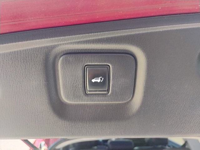 Used 2016 Nissan Pathfinder Platinum w/ Family Entertainment Package AWD/4WD image 11