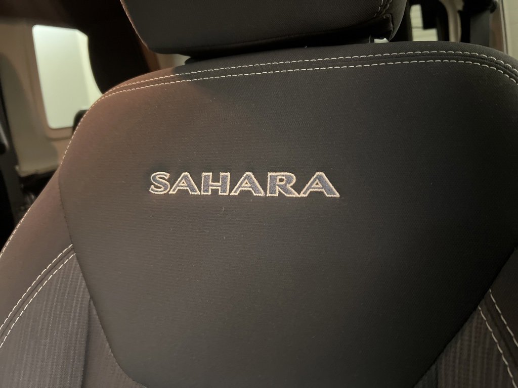 Used 2018 Jeep Wrangler Unlimited Sahara image 14