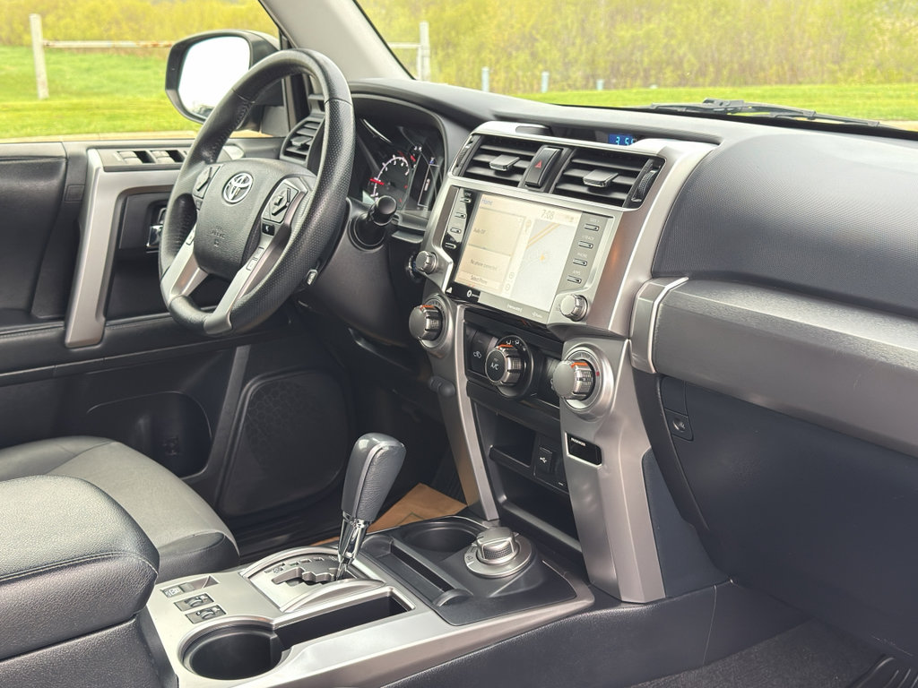 Used 2020 Toyota 4Runner SR5 Premium AWD/4WD image 29