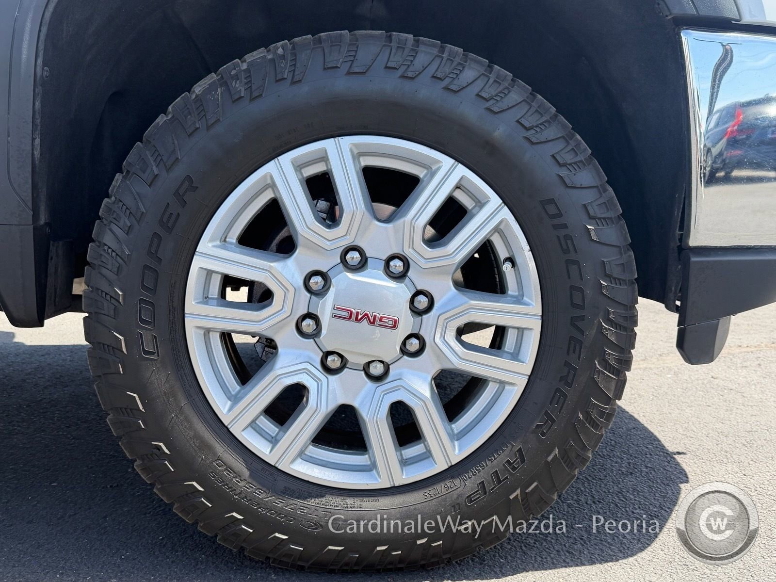 Used 2023 GMC Sierra 2500 SLT w/ SLT Premium Package AWD/4WD image 11