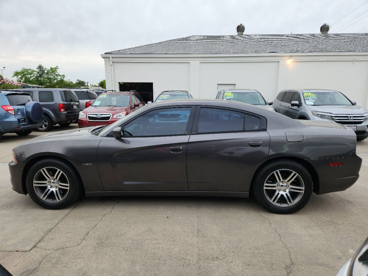 Used 2014 Dodge Charger R/T RWD image 2