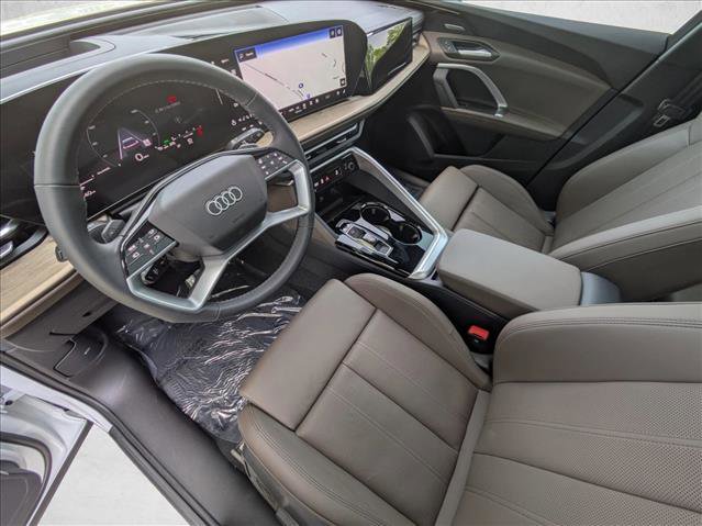Used 2025 Audi Q5 Premium w/ Premium Plus AWD/4WD image 3