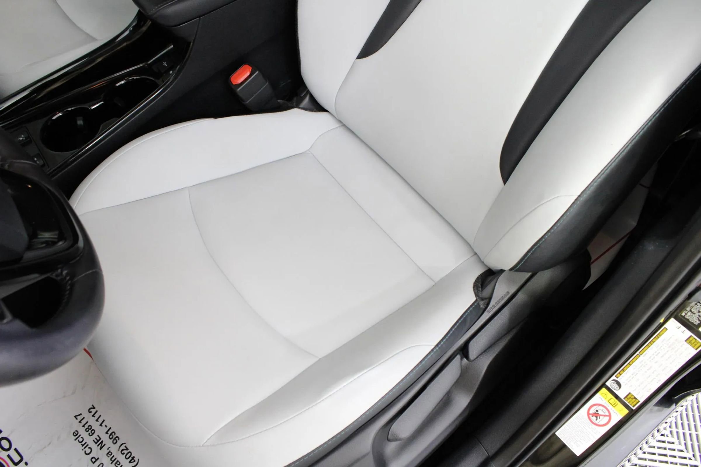 Used 2022 Toyota Prius XLE w/ Advanced Technology Package AWD/4WD image 31