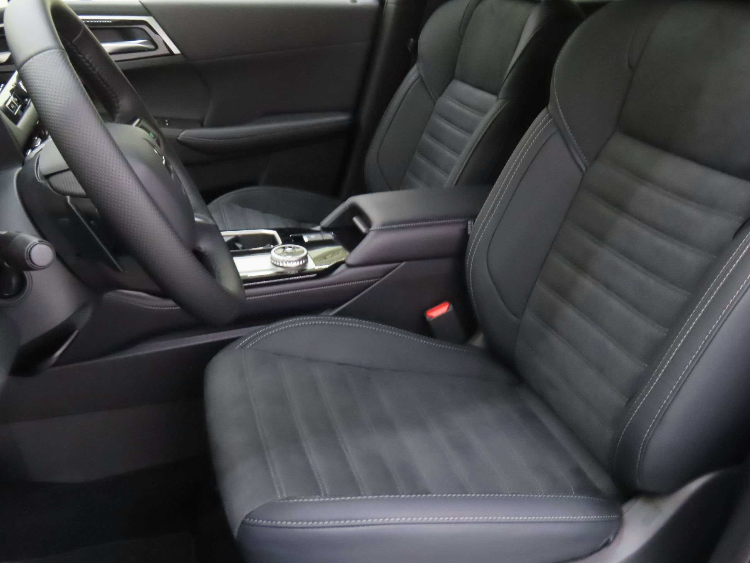 New 2025 Mitsubishi Outlander SE image 10