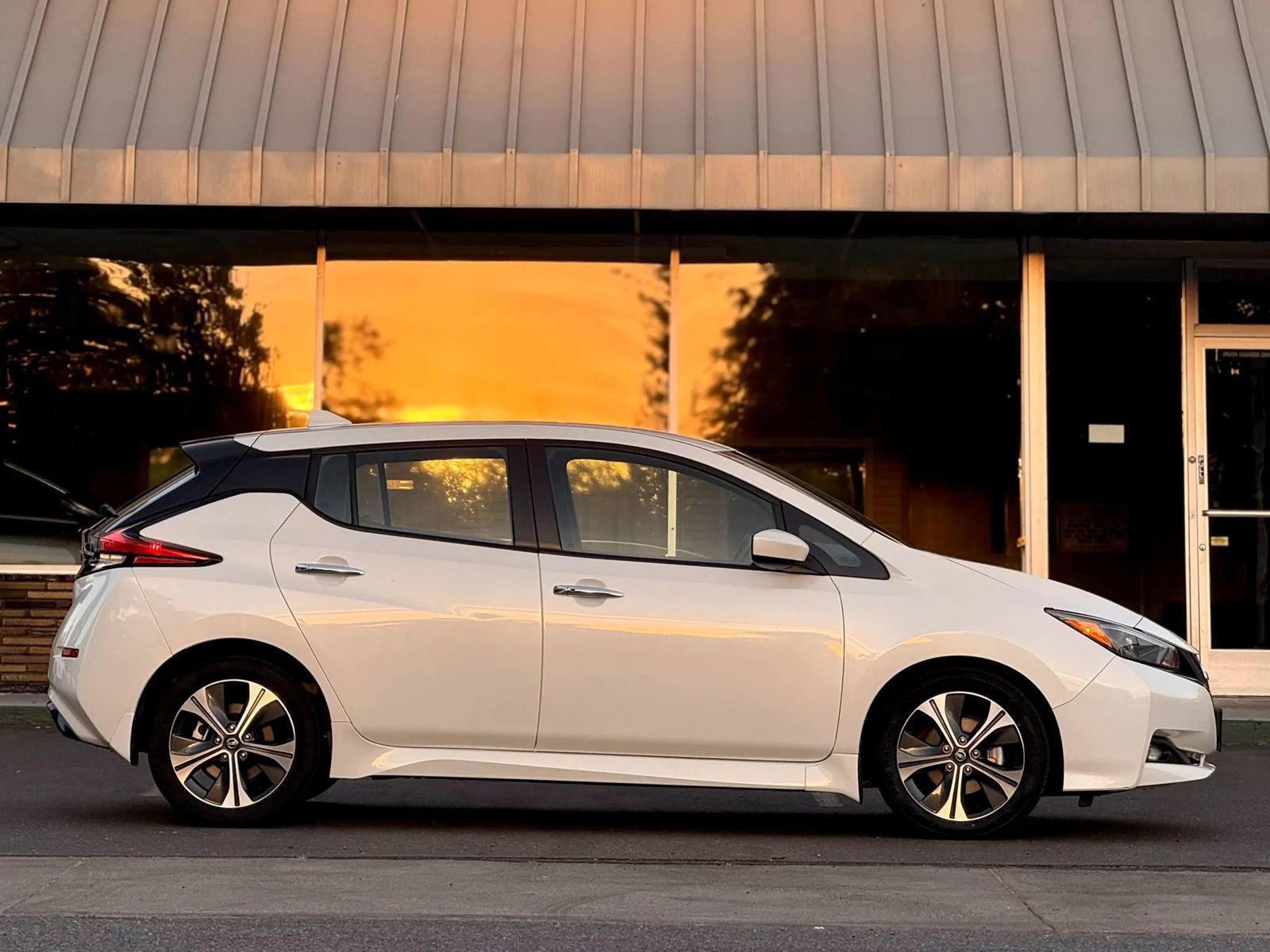 Used 2022 Nissan Leaf SV image 5