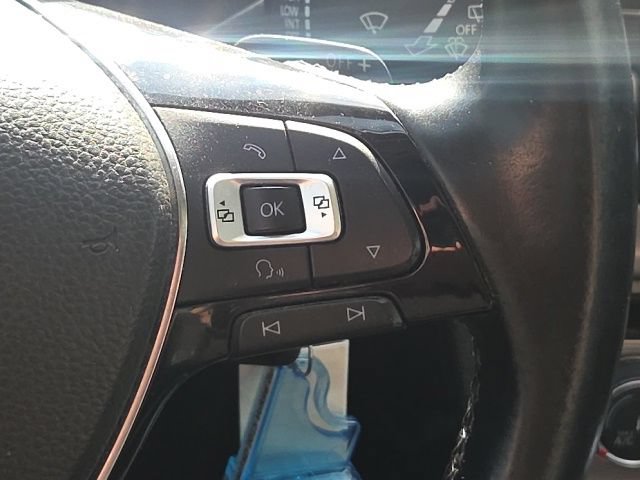 Used 2015 Volkswagen Golf S FWD image 36