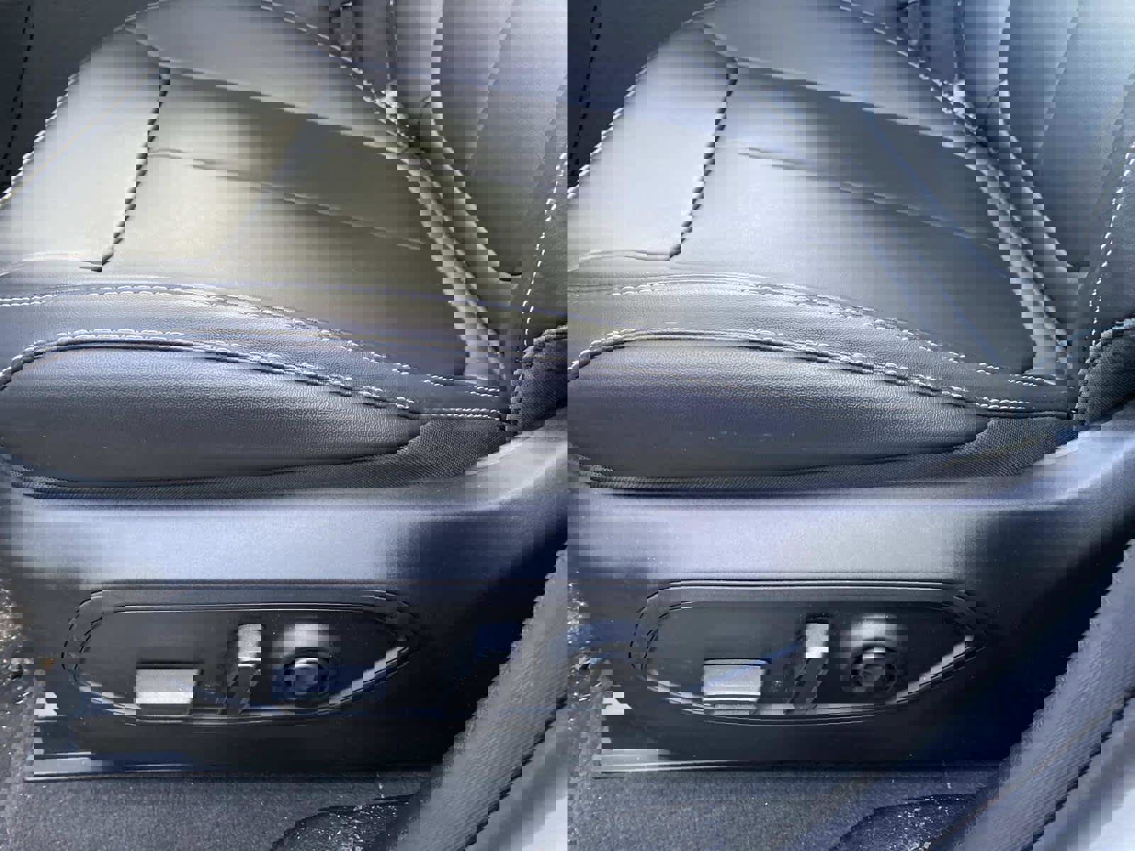 New 2026 Jeep Grand Cherokee Limited w/ Limited Altitude Package image 8