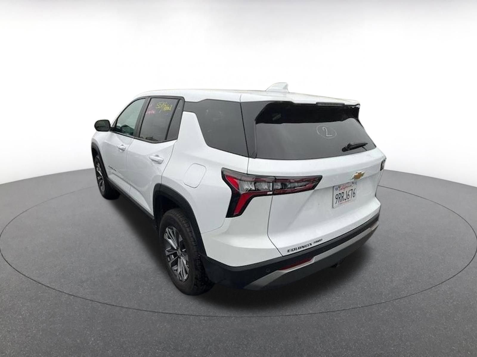 Used 2025 Chevrolet Equinox LT image 3