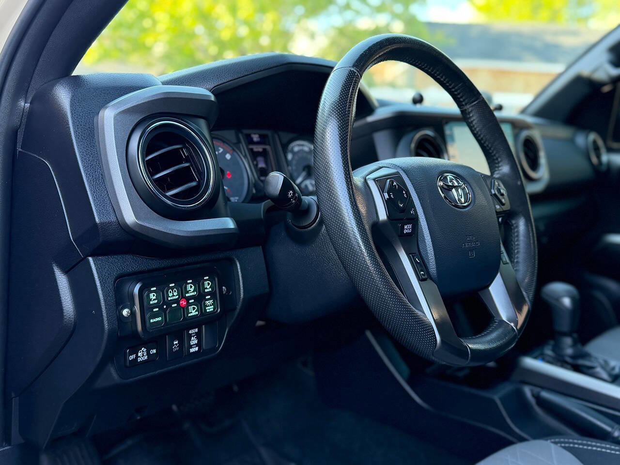Used 2020 Toyota Tacoma TRD Off-Road w/ Technology Package AWD/4WD image 76