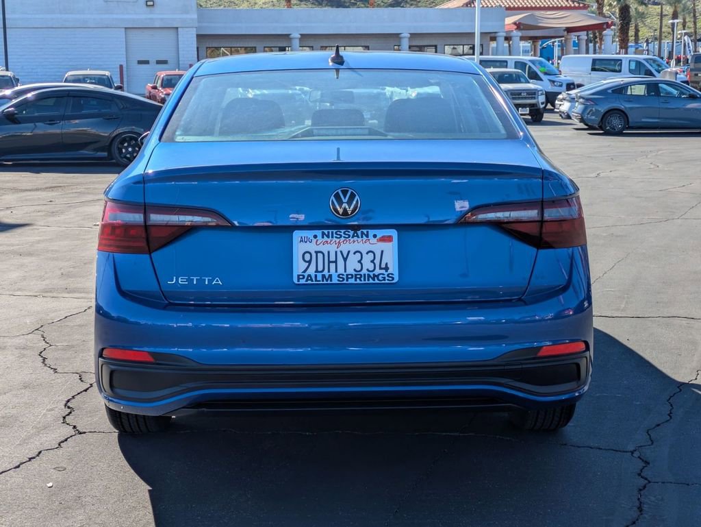 Used 2022 Volkswagen Jetta S image 4