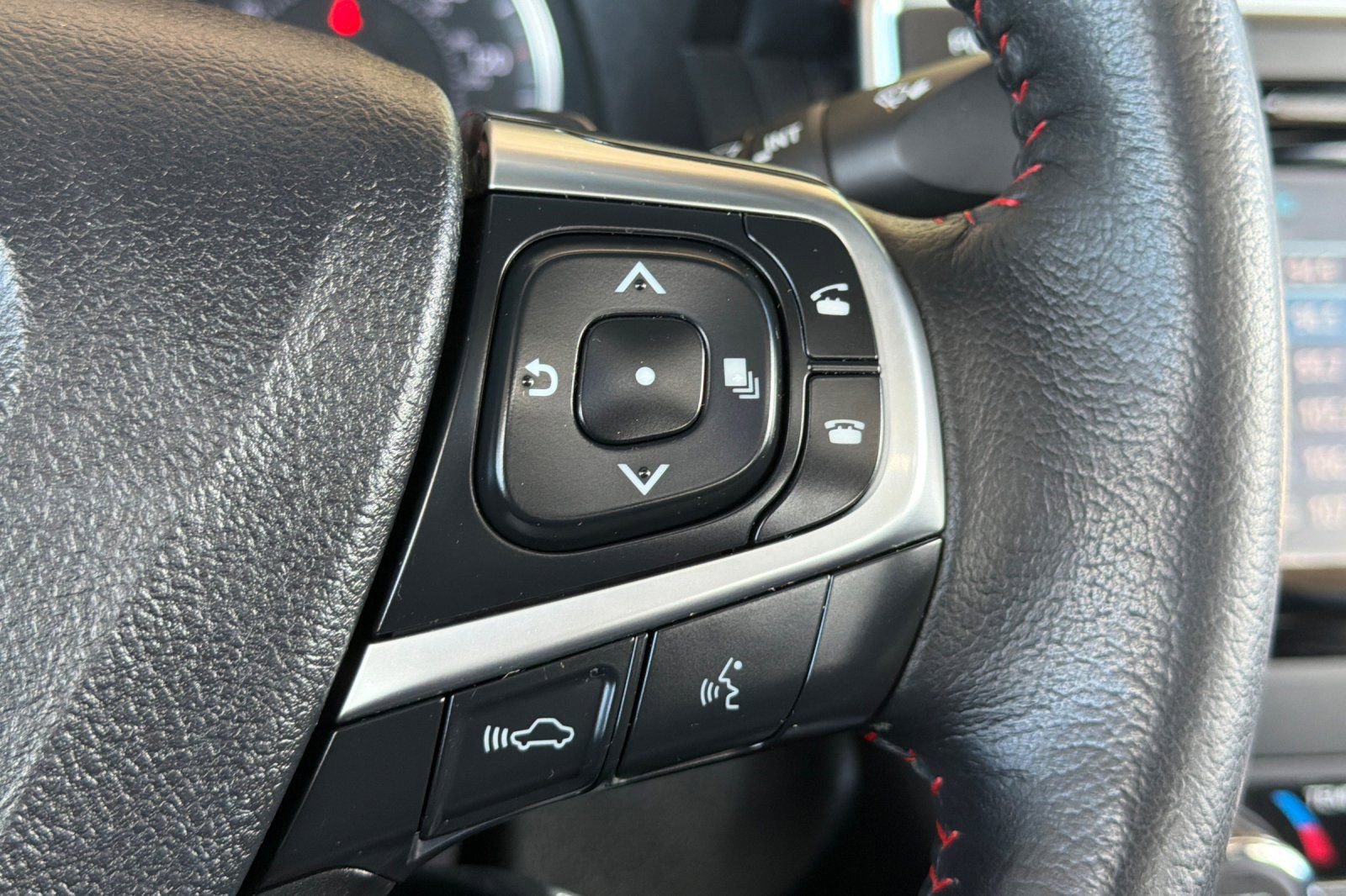 Used 2015 Toyota Camry XSE w/ Advanced Technology Package FWD image 28