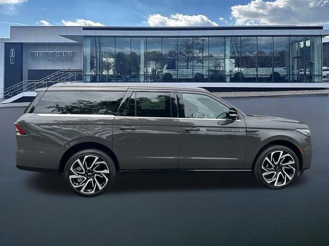 New 2026 Lincoln Navigator L Black Label AWD/4WD image 9