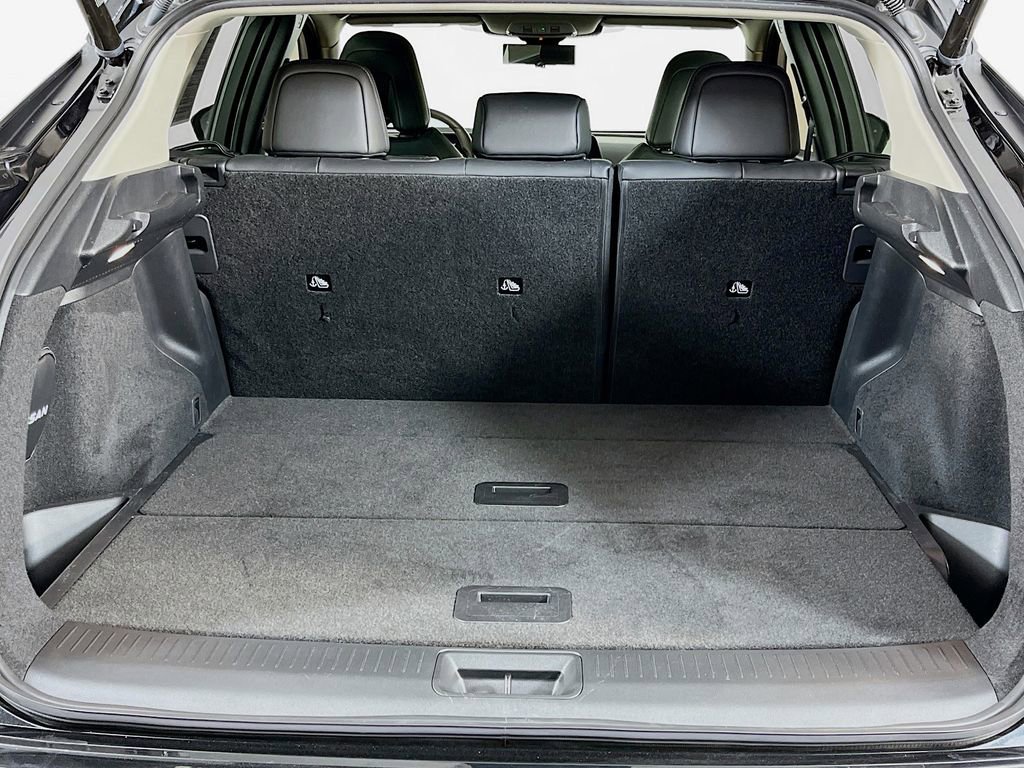 Used 2025 Nissan Ariya AWD image 10