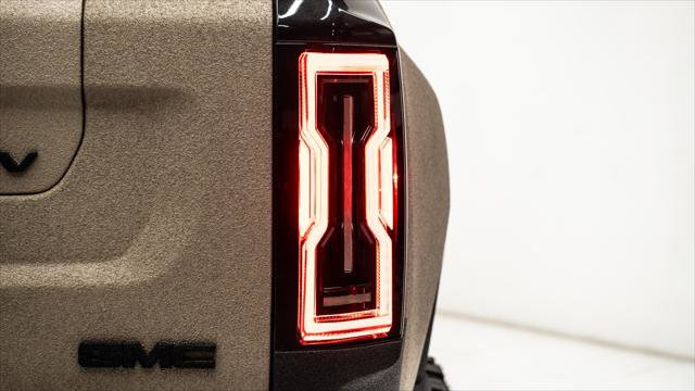 Used 2025 GMC Hummer EV 3X w/ LPO, Dark Essentials Package image 10