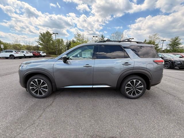 New 2026 Nissan Pathfinder Platinum w/ Cargo Package AWD/4WD image 8