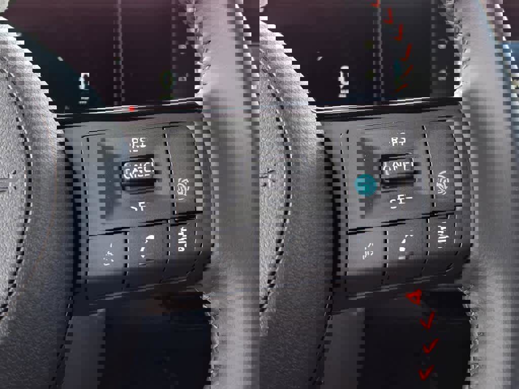 New 2025 Nissan Kicks SR image 19