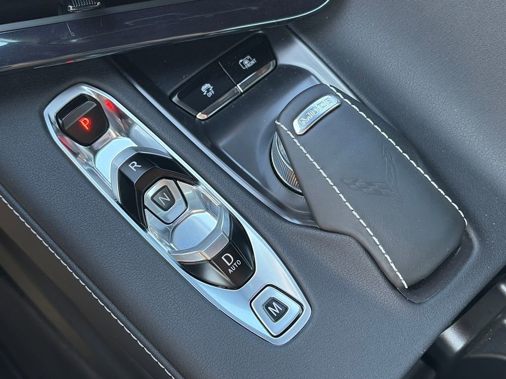 Used 2025 Chevrolet Corvette Stingray Preferred Cpe w/ Z51 Performance Package RWD image 23