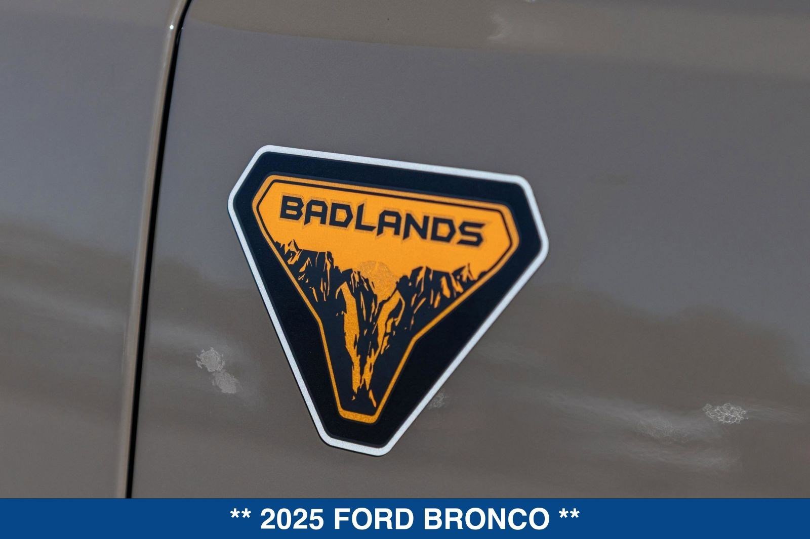 New 2025 Ford Bronco Badlands image 14