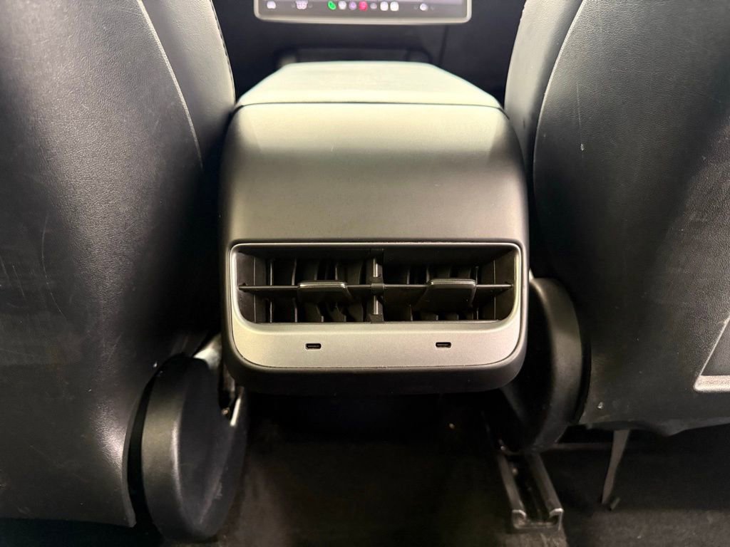 Used 2022 Tesla Model Y Long Range AWD/4WD image 27