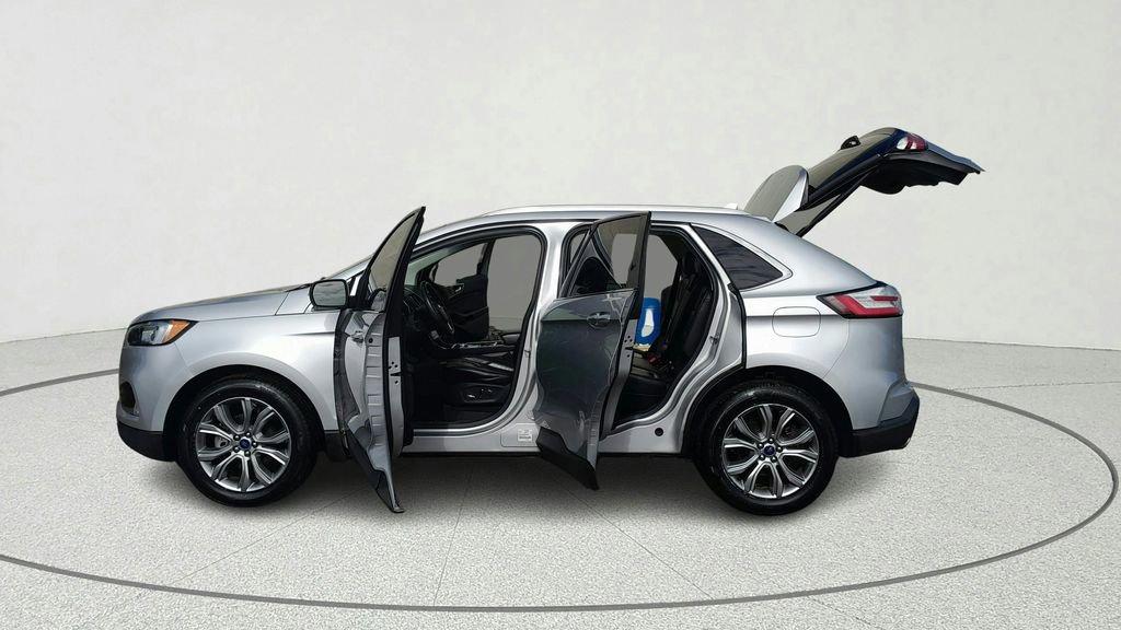 Used 2019 Ford Edge Titanium w/ Cargo Accessory Package FWD image 11