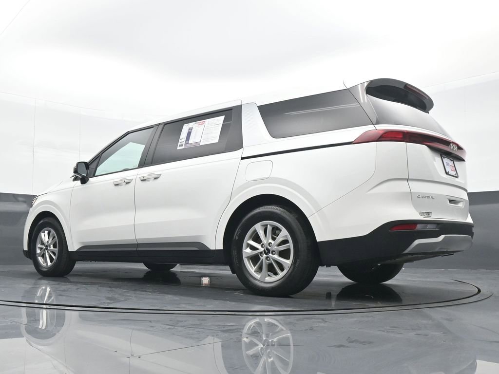 Used 2024 Kia Carnival LX FWD image 19