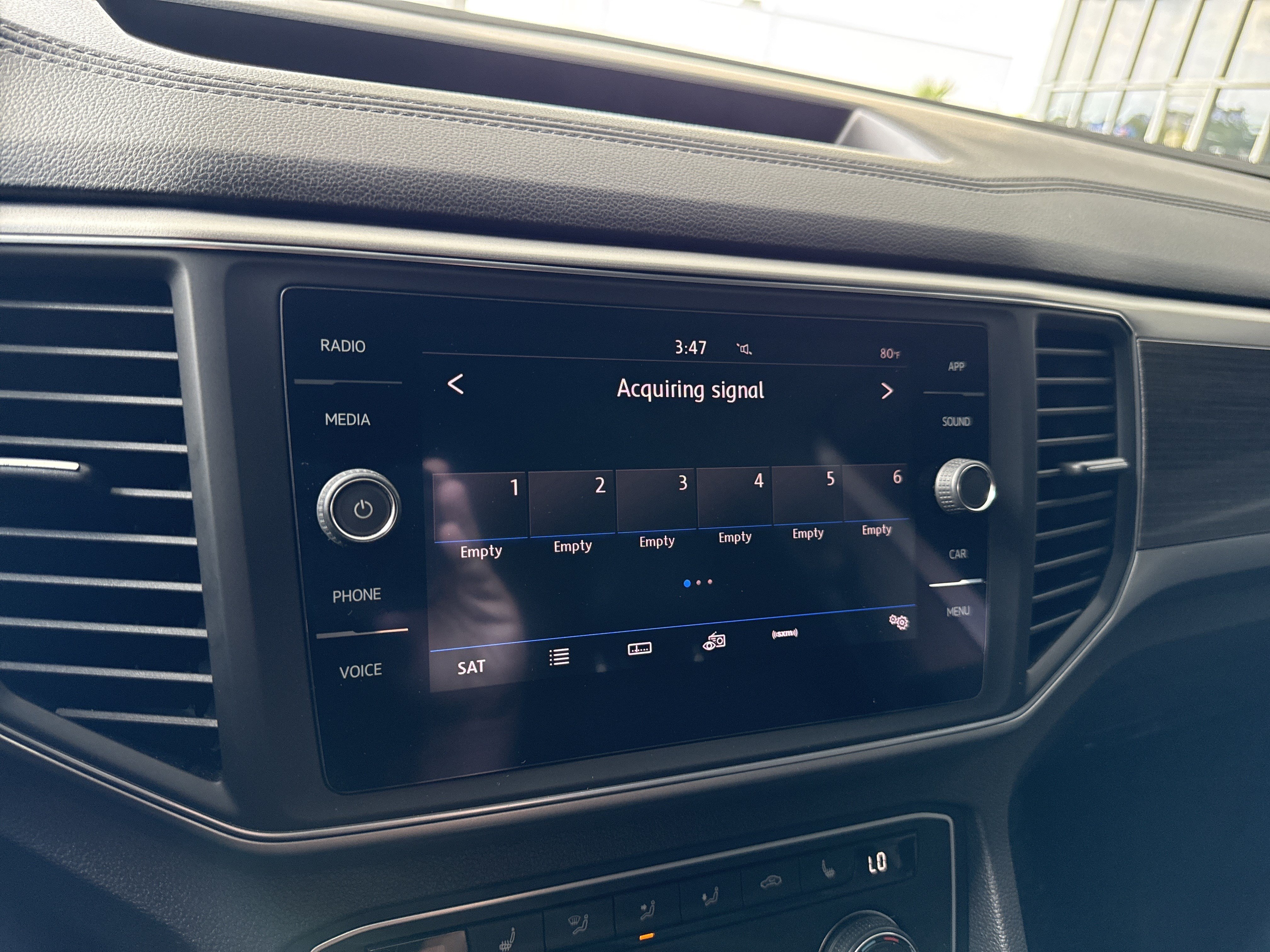 Used 2018 Volkswagen Atlas SE w/ R-Line Package FWD image 22
