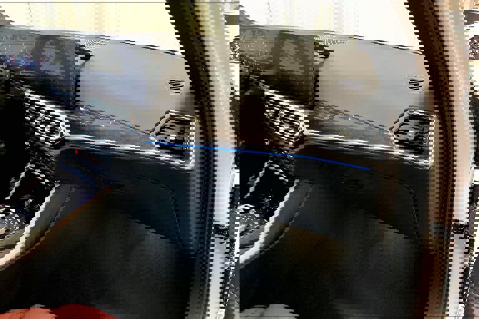 Certified 2024 BMW 330i xDrive Sedan w/ Convenience Package image 19