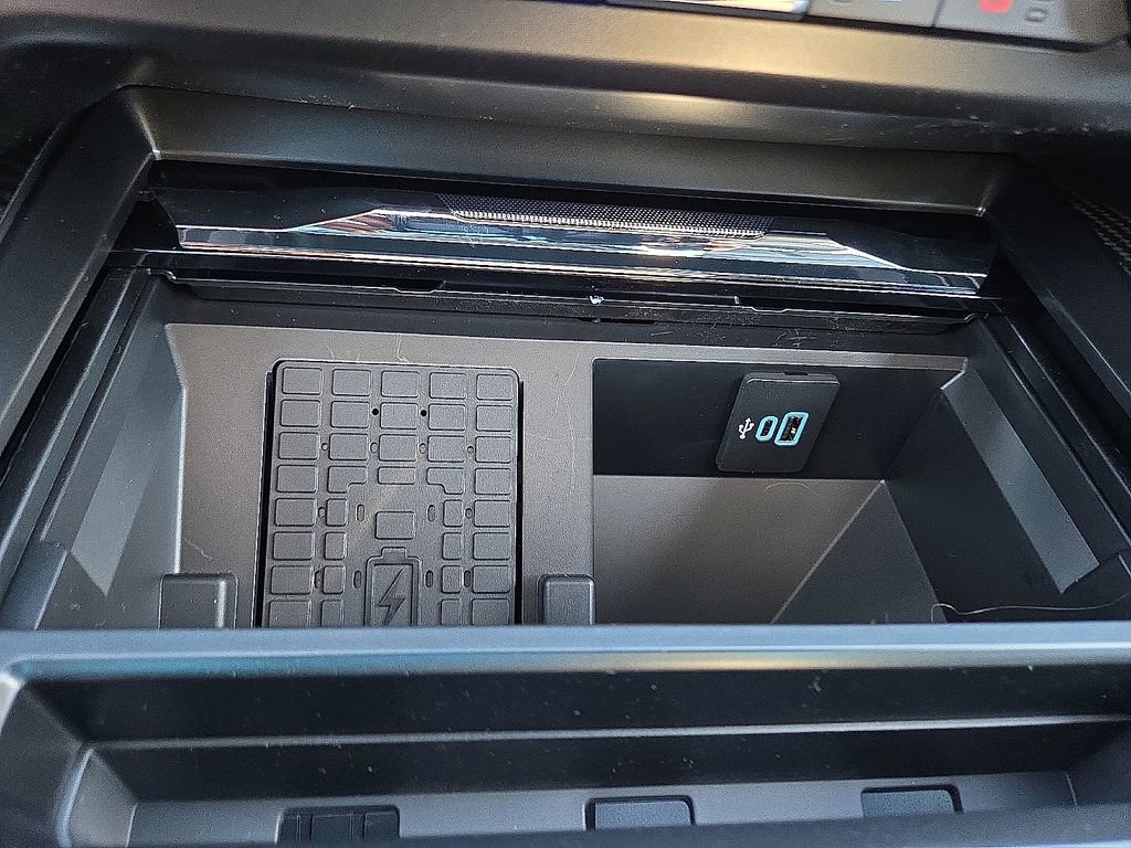 New 2026 Ford F250 Lariat w/ Black Appearance Package image 15